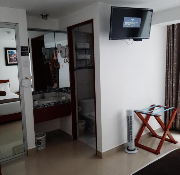 חדר משפחתי, Flower S House