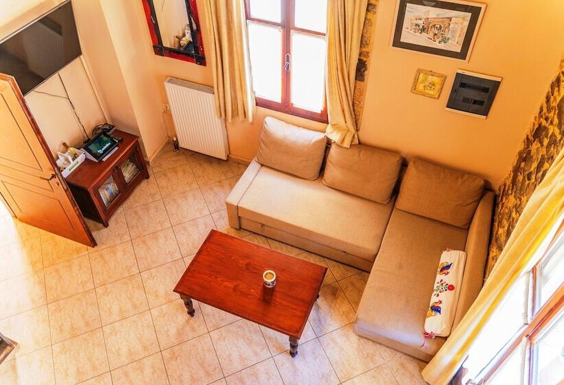 דירת דופלקס בת חדר שינה 1, Idili Traditional House