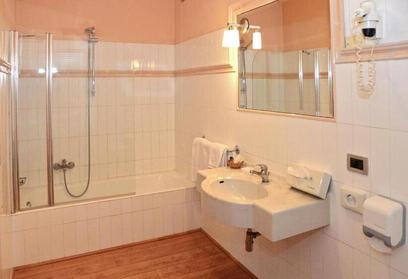 经济房, Ponte Di Rialto