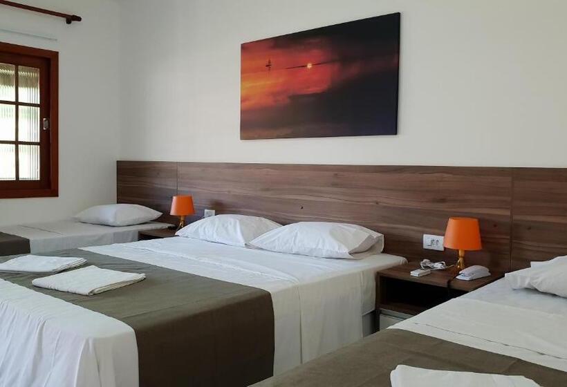 标准三人间, Pousada Salvador Paradise