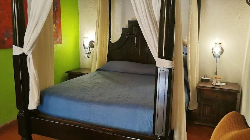 غرفة قياسية, Rosa Morada