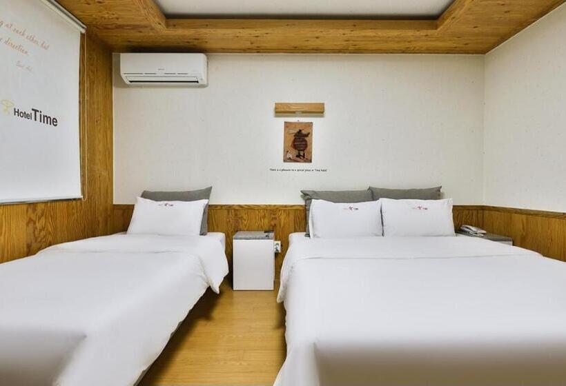 غرفة سوبيريور, Time