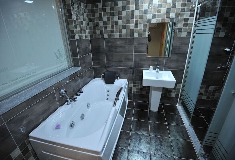 غرفة قياسية, Time