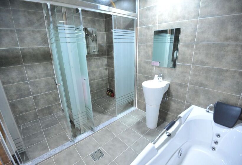 غرفة قياسية, Time