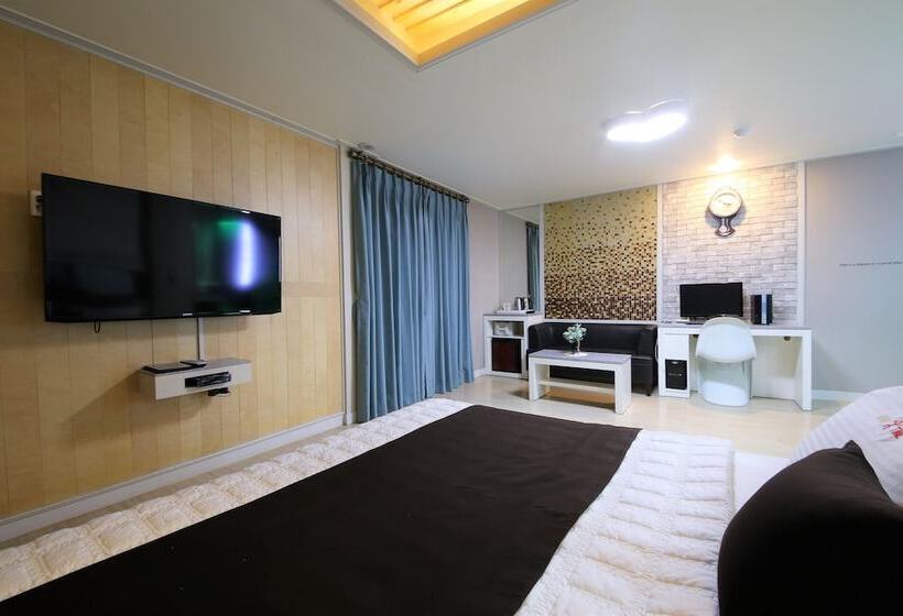 غرفة سوبيريور, Time