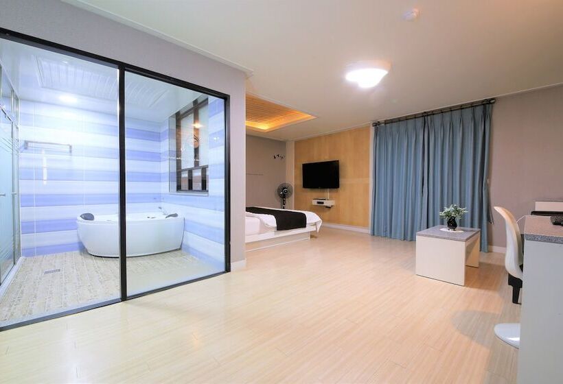 غرفة سوبيريور, Time