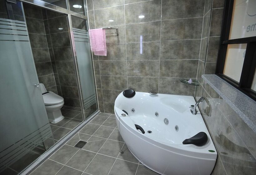 غرفة سوبيريور, Time