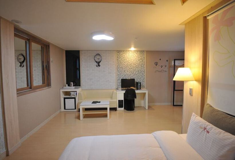 غرفة سوبيريور, Time