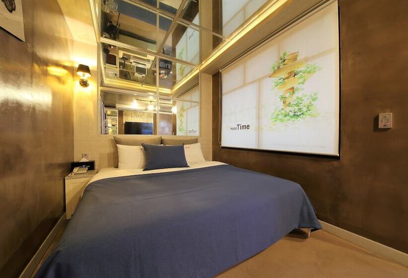 غرفة ديلوكس, Time