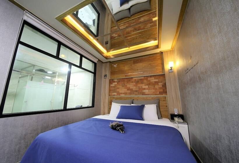 غرفة ديلوكس, Time