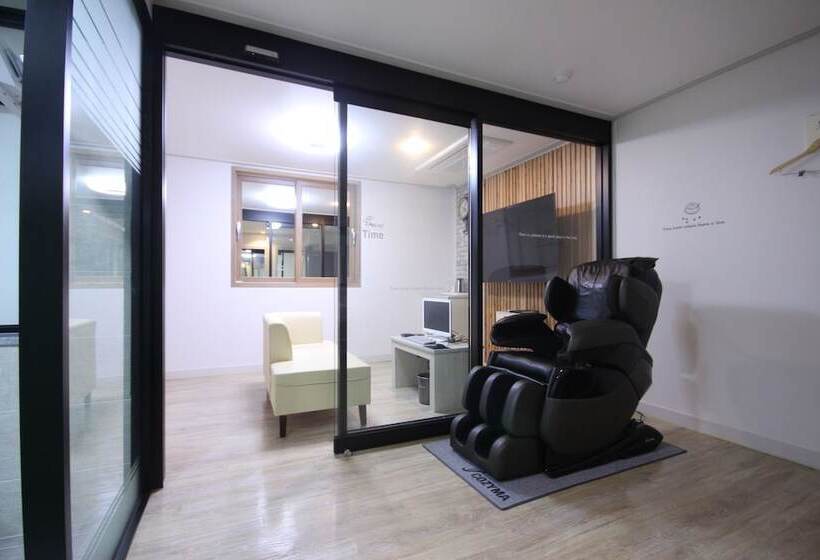 غرفة ديلوكس, Time