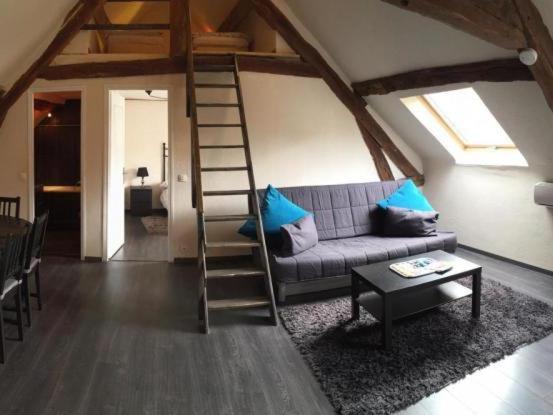 スイート, La Ferme Des Moulineaux