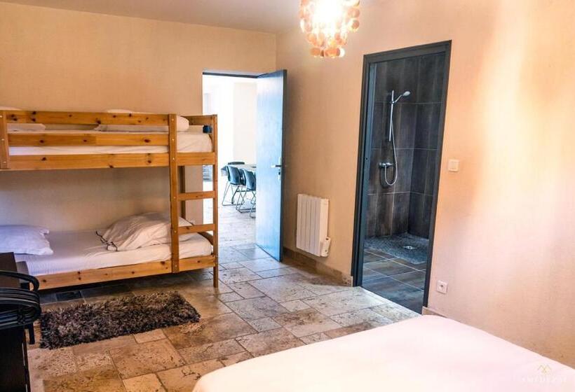 スタンダードルーム, La Ferme Des Moulineaux