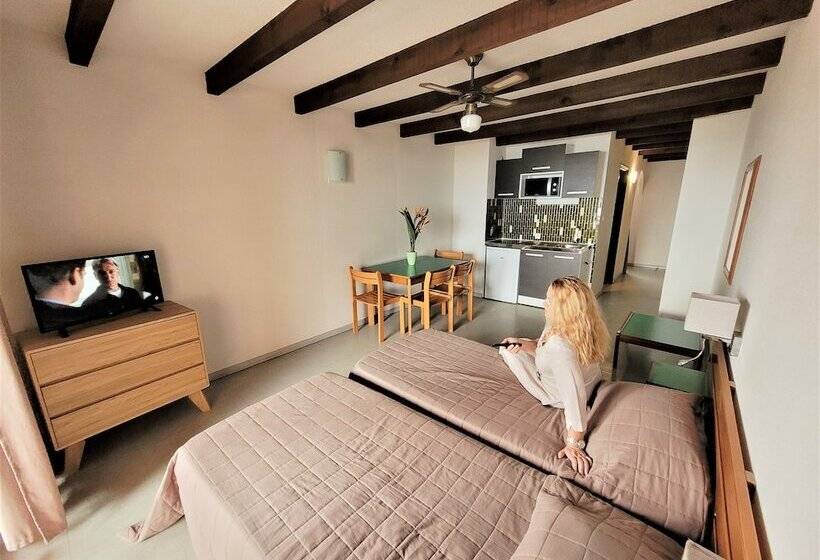 Студия Стандарт, Le California Motel
