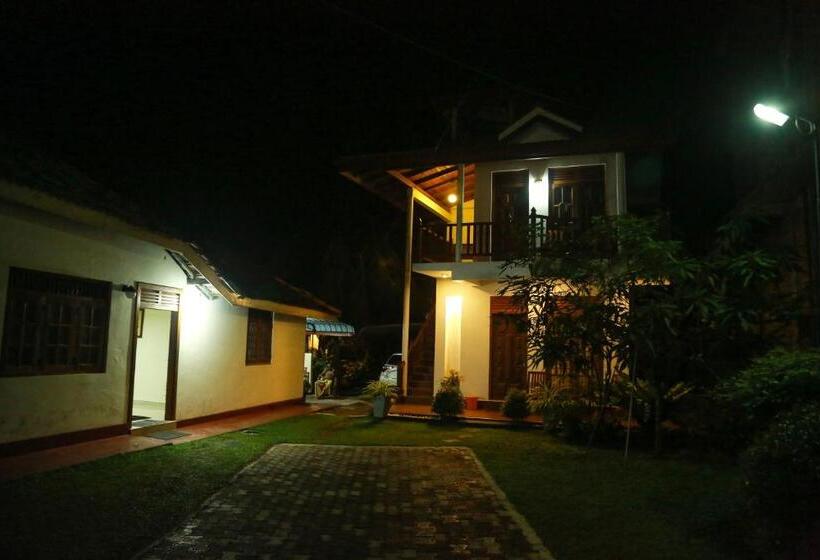 디럭스 룸, Amara Guest