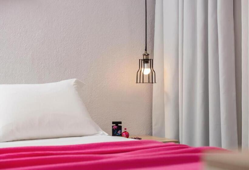 חדר משפחתי, Villa Maria