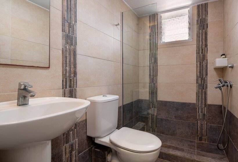 חדר משפחתי, Villa Maria