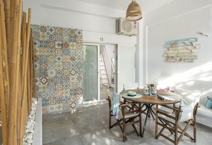 חדר משפחתי, Villa Maria