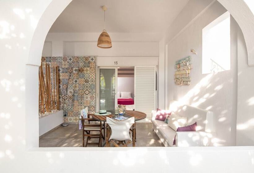 חדר משפחתי, Villa Maria