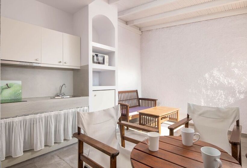 חדר משפחתי, Villa Maria