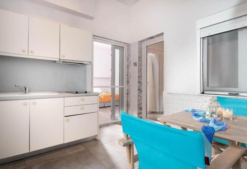 חדר משפחתי, Villa Maria