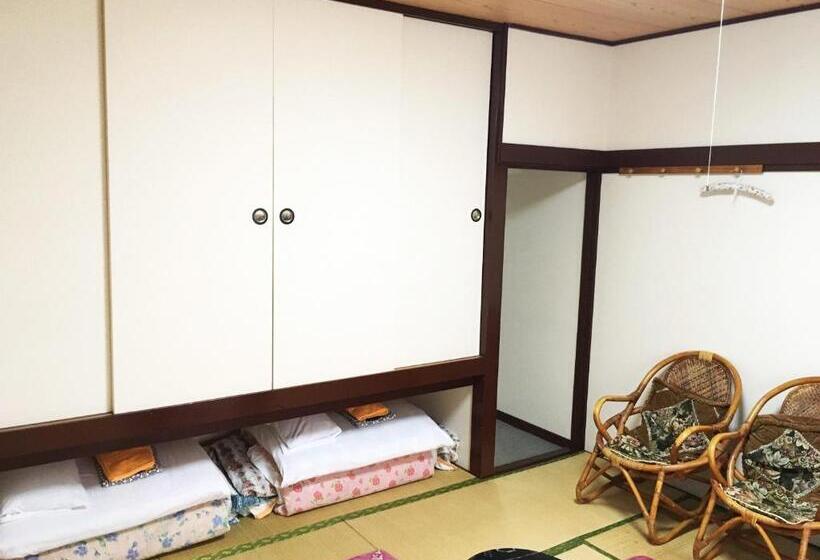 غرفة قياسية ثلاثية حمام مشترك, Pension Puppy Tail