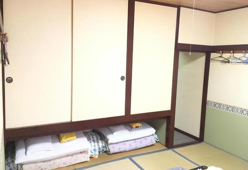 غرفة قياسية ثلاثية حمام مشترك, Pension Puppy Tail