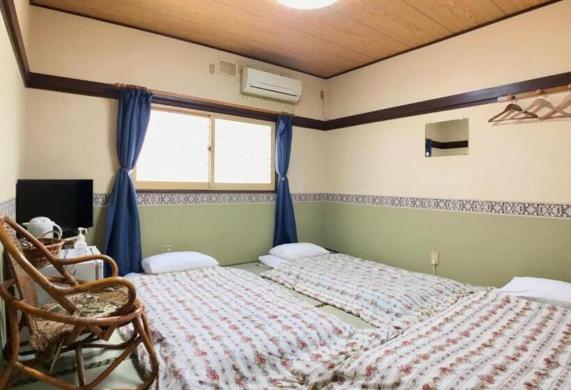 غرفة قياسية ثلاثية حمام مشترك, Pension Puppy Tail