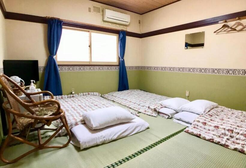 غرفة قياسية ثلاثية حمام مشترك, Pension Puppy Tail