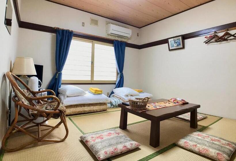 غرفة قياسية ثلاثية حمام مشترك, Pension Puppy Tail