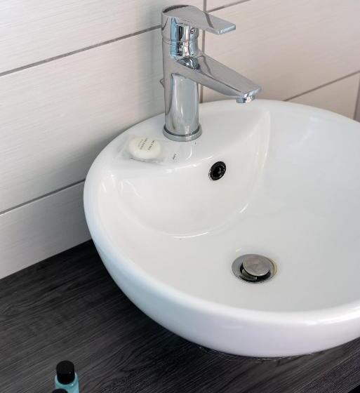 스탠다드 스튜디오, Byron