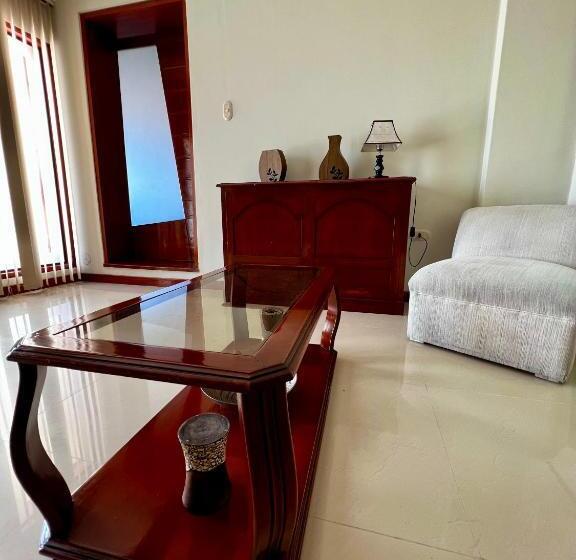 스위트, Country Trujillo