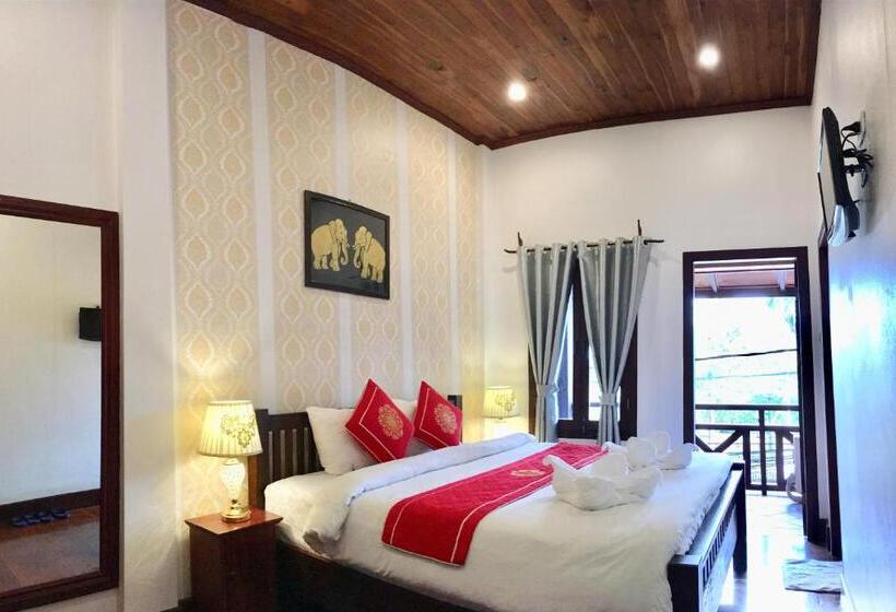 اتاق لوکس با بالکن, Luang Prabang Pangkham Lodge