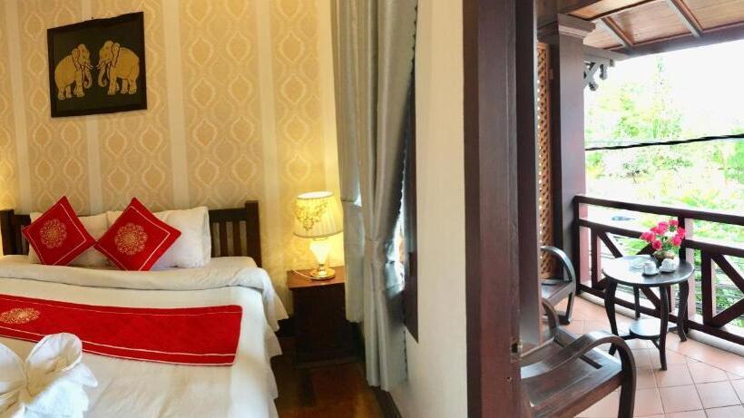 اتاق لوکس با بالکن, Luang Prabang Pangkham Lodge