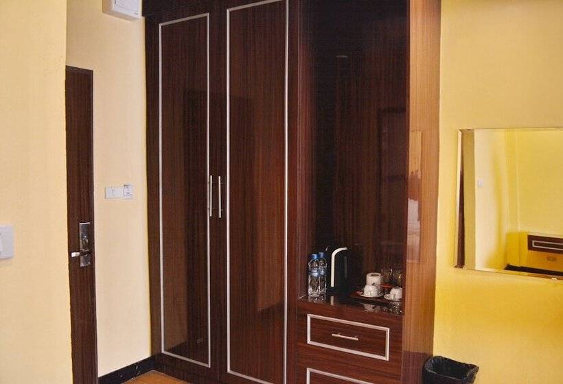Номер Deluxe, Taj Place Residency