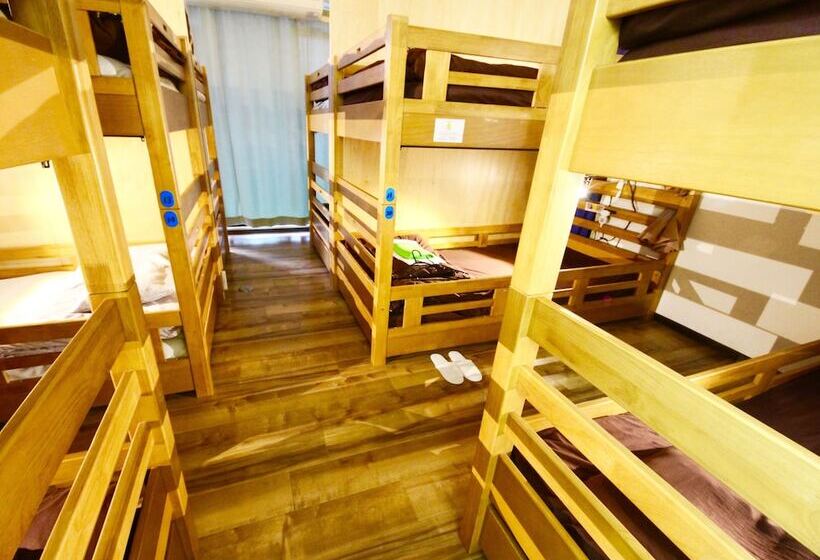 共用房间的床, Osaka Guesthouse Hive   Hostel