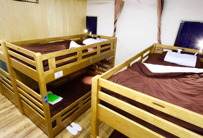共用房间的床, Osaka Guesthouse Hive   Hostel
