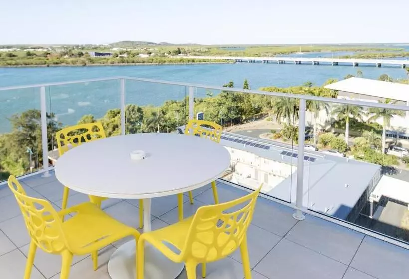2 Bedrooms Apartment River View, Riviera Mackay