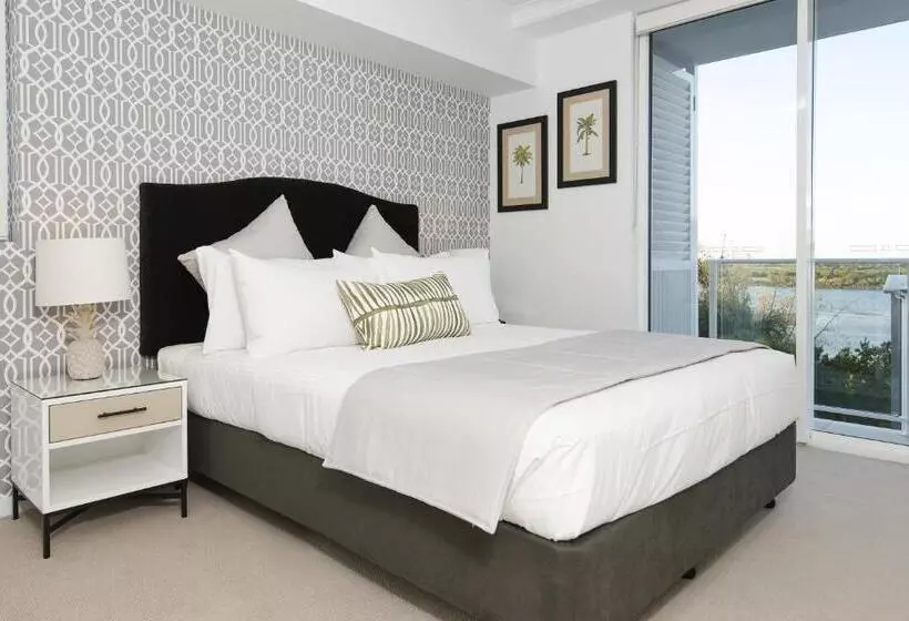 2 Bedrooms Apartment River View, Riviera Mackay