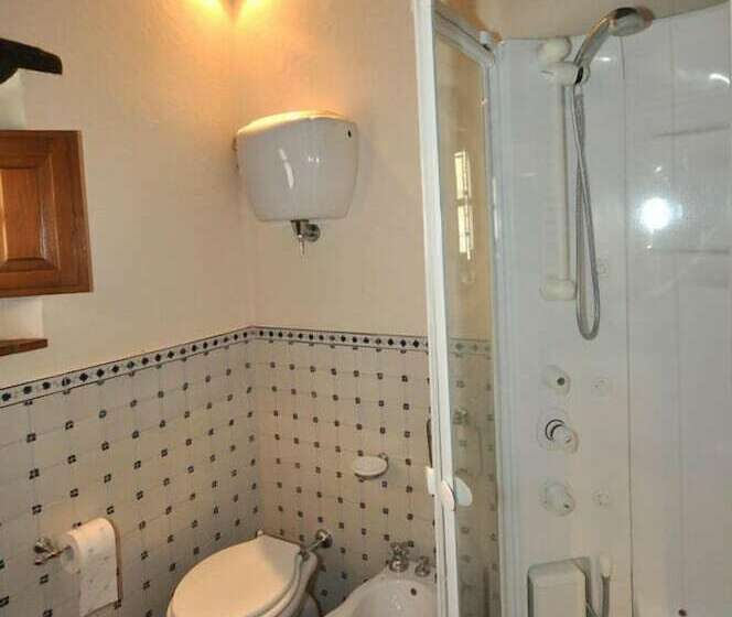 فيلا 3 غرف نوم, Villa Calcinaio