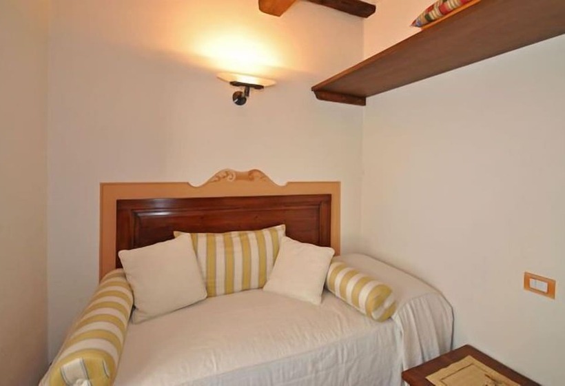 Villa 3 Quartos, Villa Calcinaio