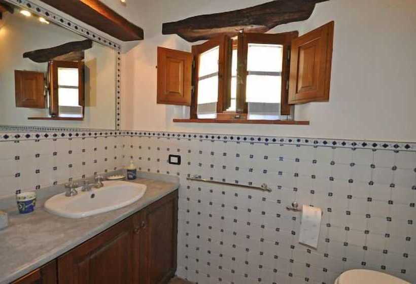 فيلا 3 غرف نوم, Villa Calcinaio