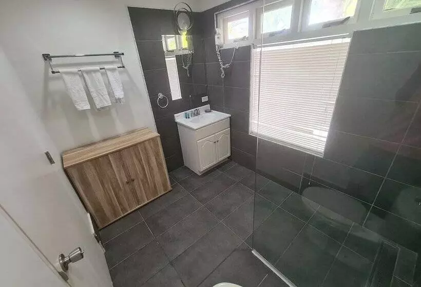 استودیوی لوکس, Bubali Villa & Apartments