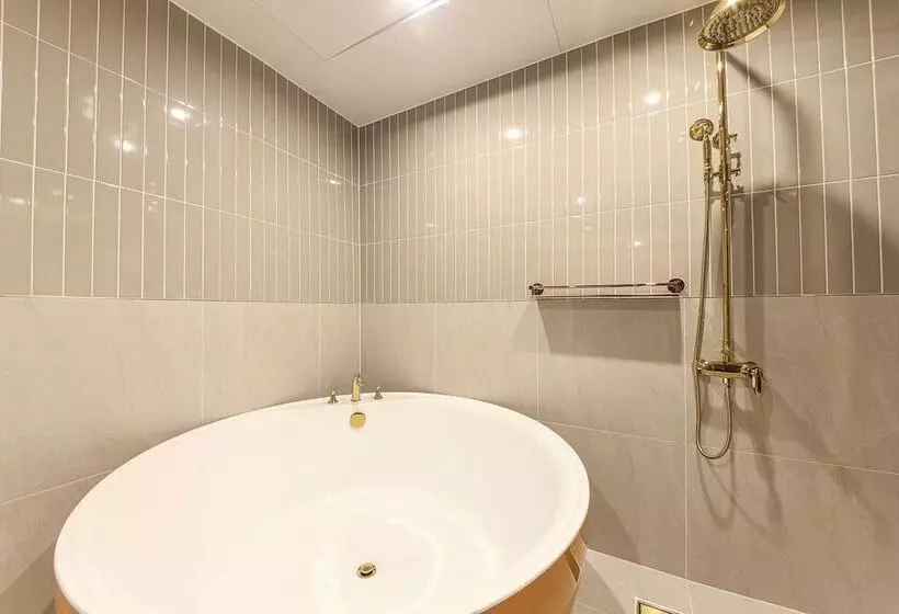 デラックスルーム, Denbasta Premium Hotel Bumil