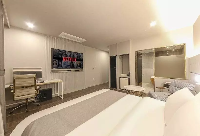 デラックスルーム, Denbasta Premium Hotel Bumil