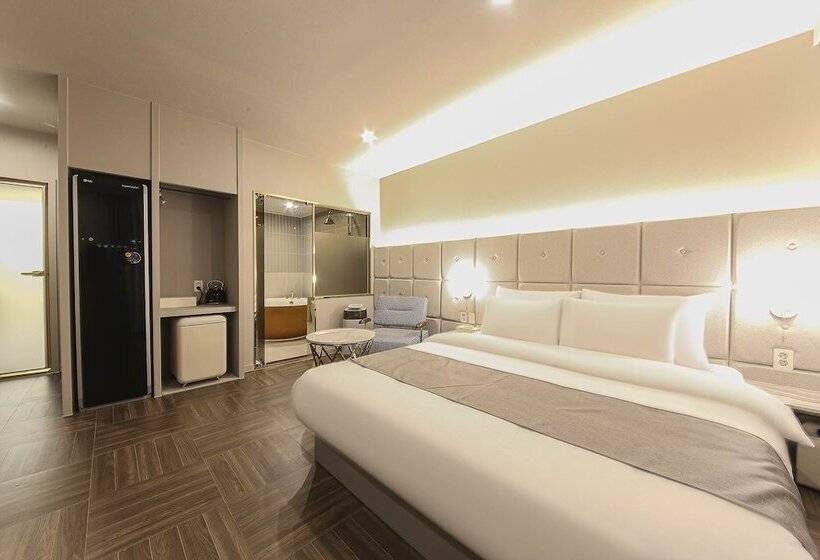 豪华房间, Denbasta Premium Hotel Bumil