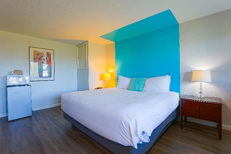 חדר סטנדרט עם מיטת קינג, Coast River Inn