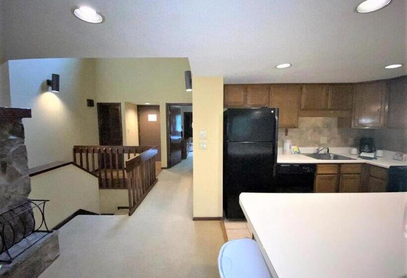 غرفة قياسية, Fairway Forest