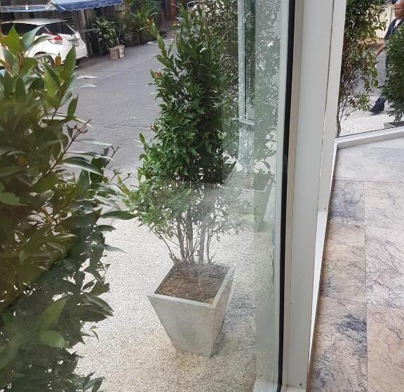 デラックスルーム, Friendlytel