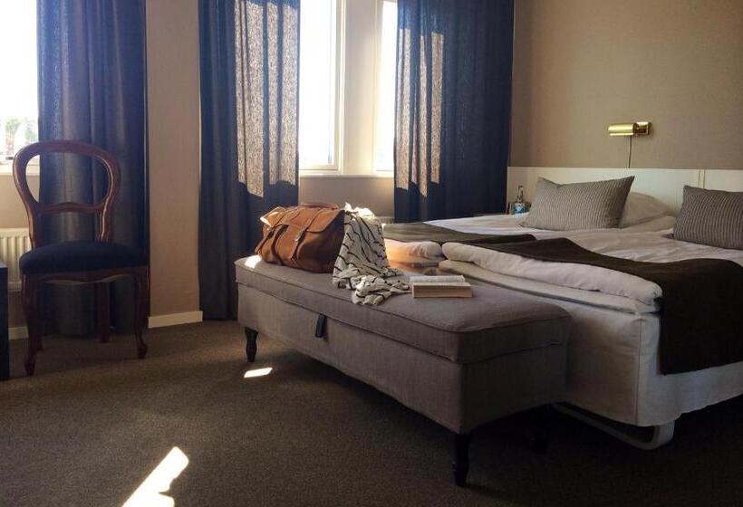 标准间, L Garvaren